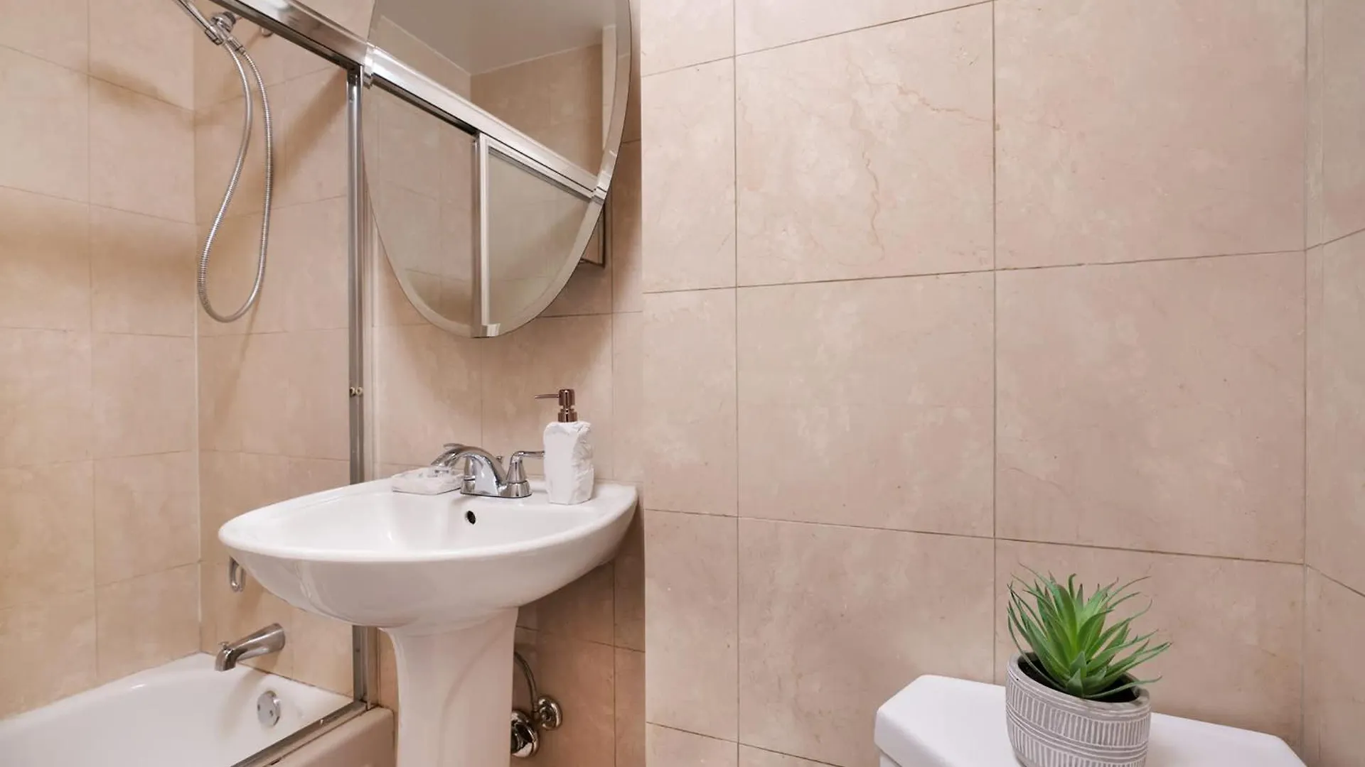 73-308 New 1Br 1Bth Uws Doorman Gym Apartment New York